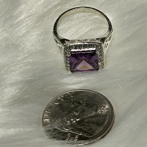 Elegant Purple and Silver Ring - Picture 10 of 10